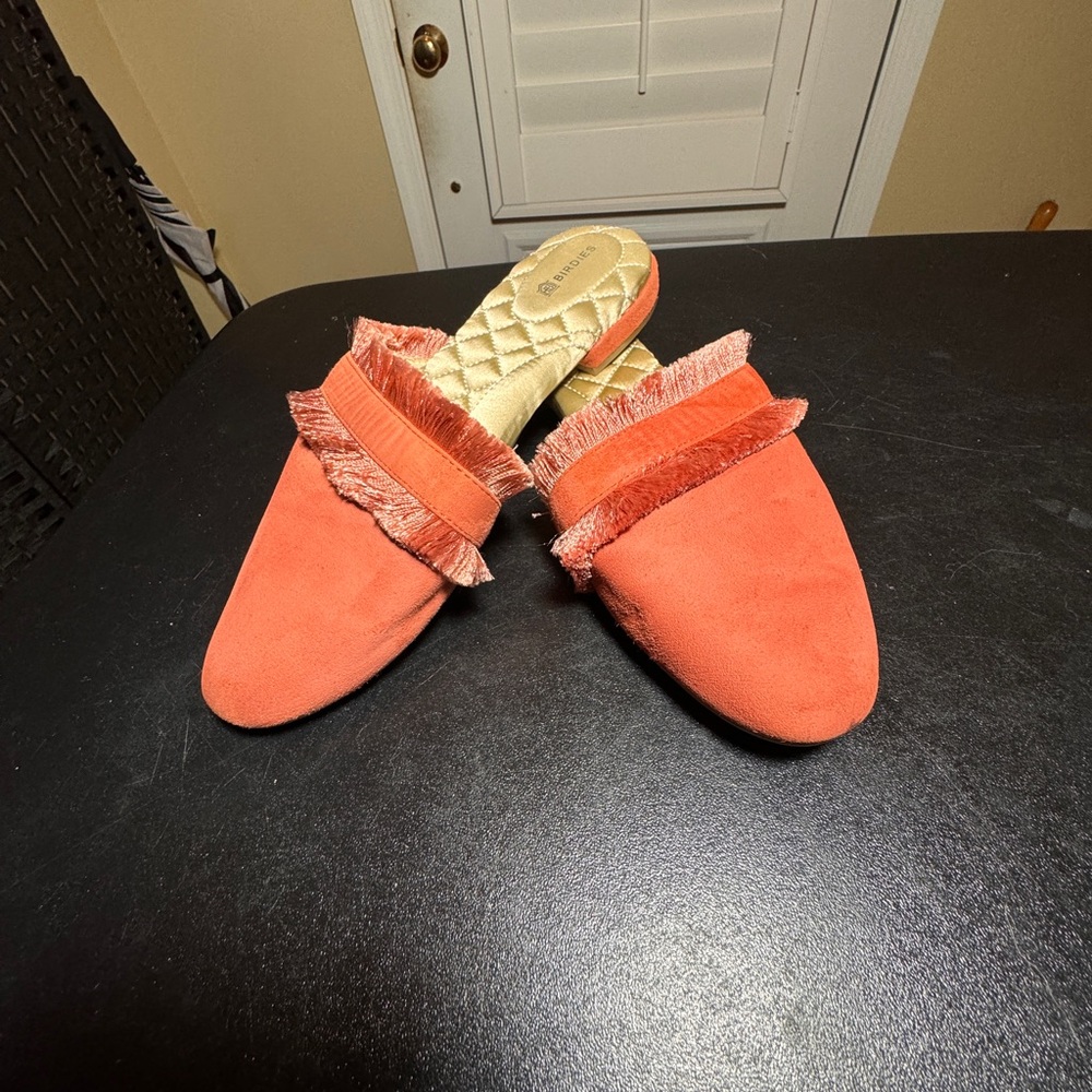Birdies size 7.5 velvet The Ani-coral slipper